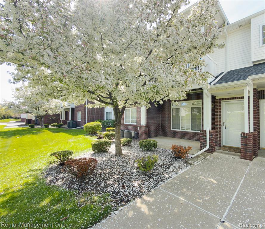 5637 Twin Oaks Drive, Sterling Heights, MI 48314 — front exterior