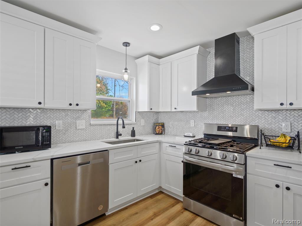 825 Huntclub Boulevard, Auburn Hills, MI 48326 — Photo 16