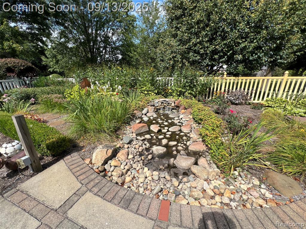 9257 Burning Tree Drive, Grand Blanc, MI 48439 — Photo 6