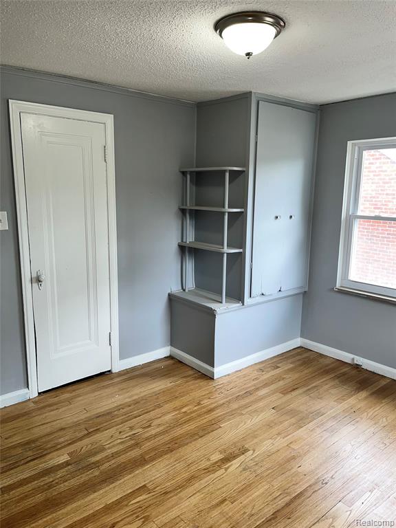 9991 Strathmoor Street, Detroit, MI 48227 — Photo 12