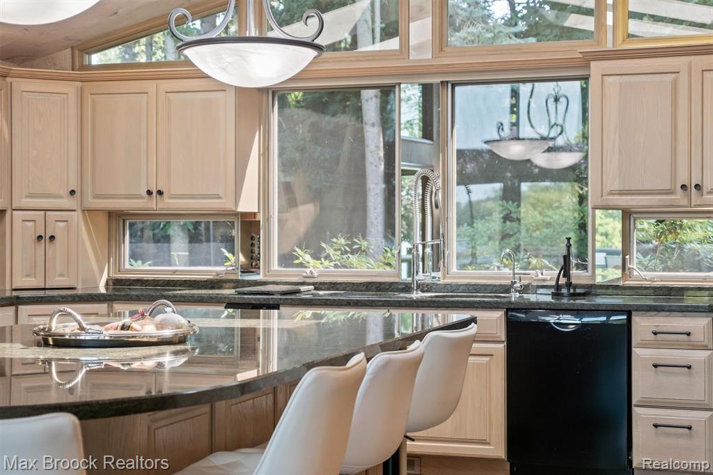 3333 W Shore Drive, Orchard Lake Village, MI 48324 — Photo 19
