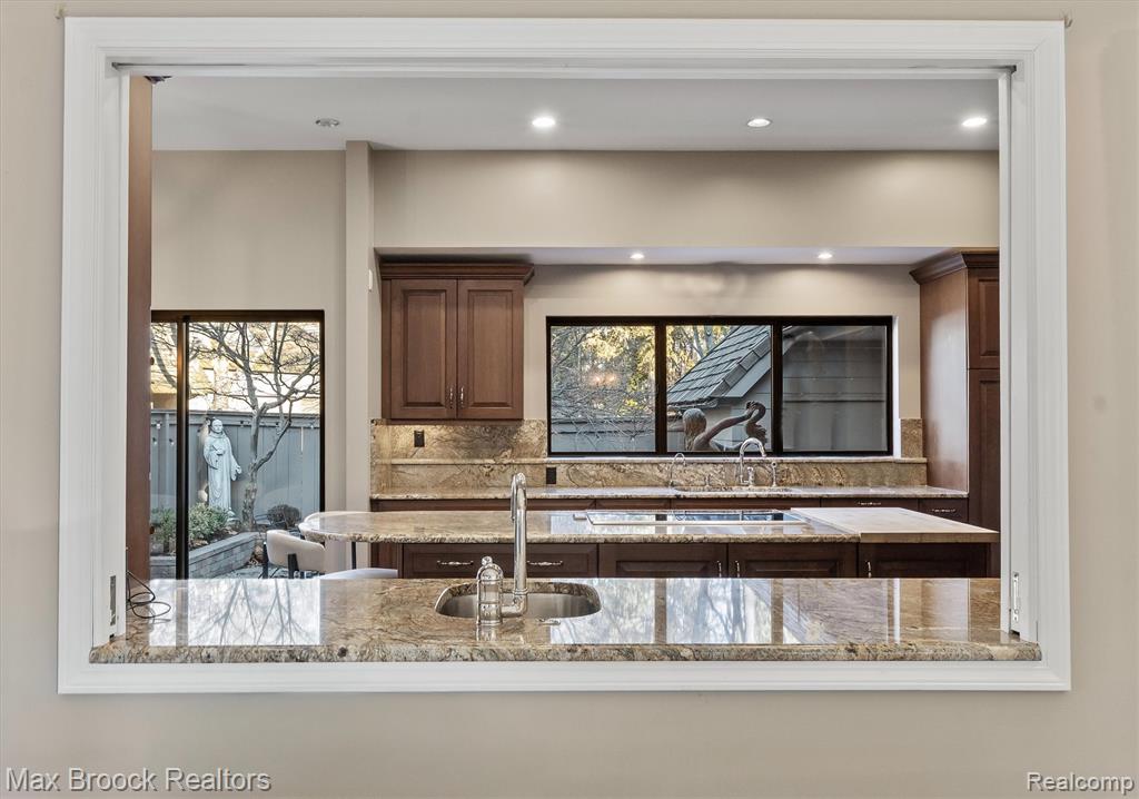 969 Bloomfield Woods, Bloomfield Hills, MI 48304 — Photo 9
