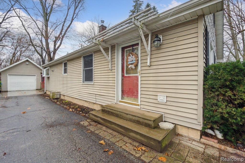 8461 CASCADE Street, Commerce Twp, MI 48382 — Photo 5