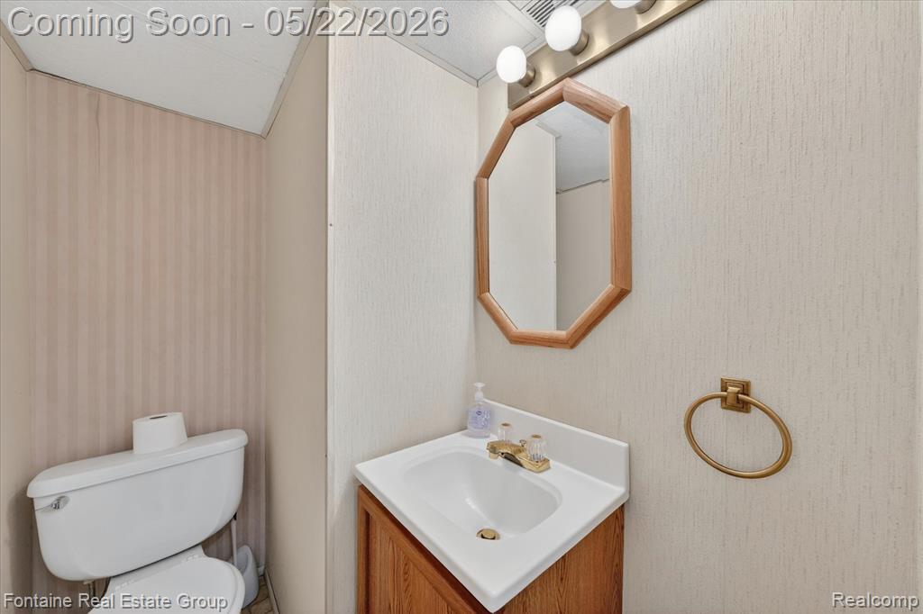 7406 Azalea Court, West Bloomfield, MI — Photo 24