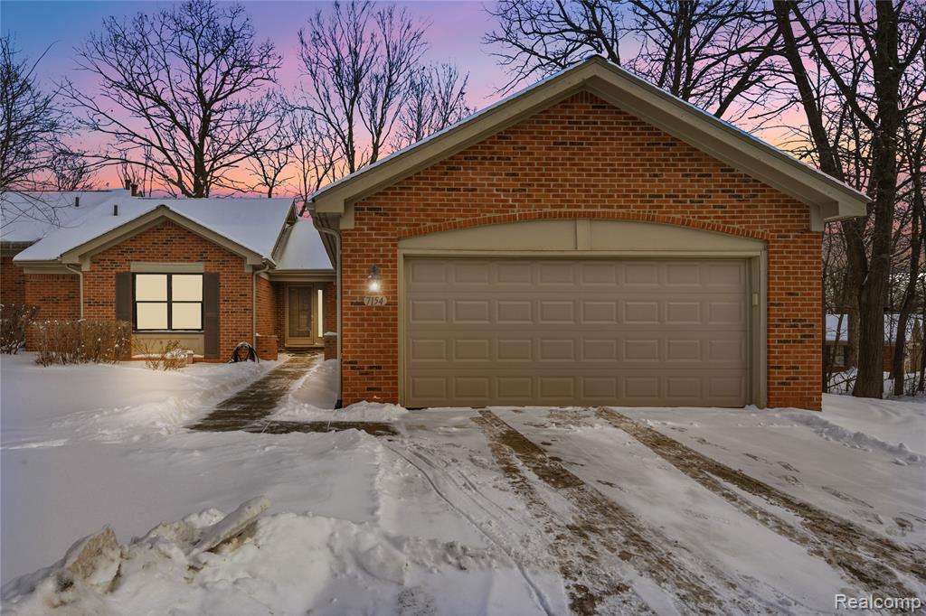 7154 Westchester, West Bloomfield, MI — front exterior