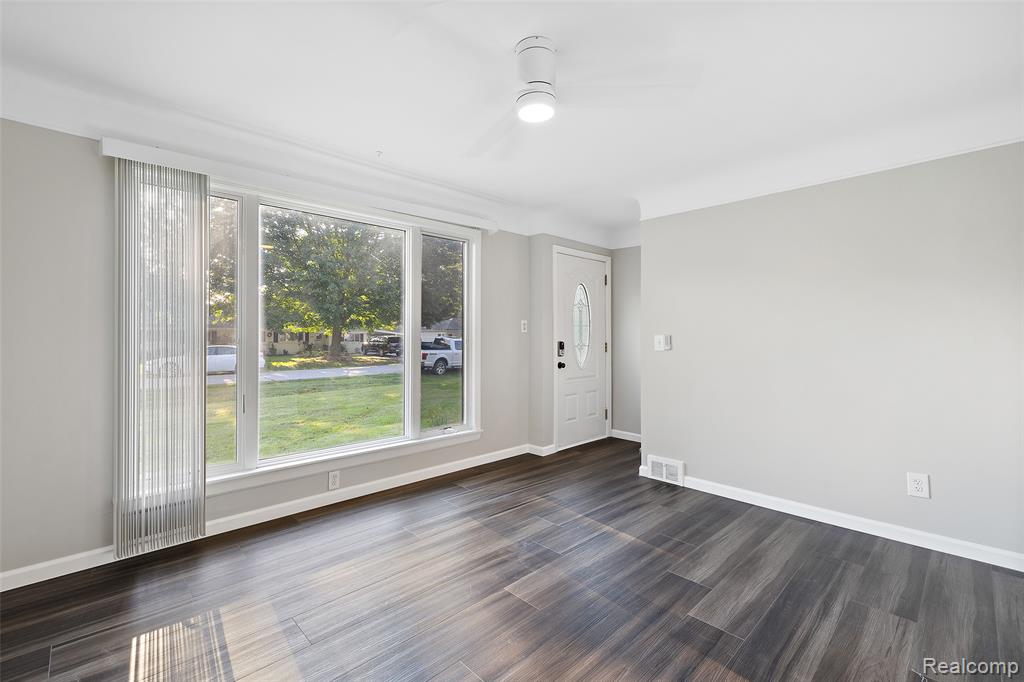 45447 Platt Street, Utica, MI 48317 — Photo 9