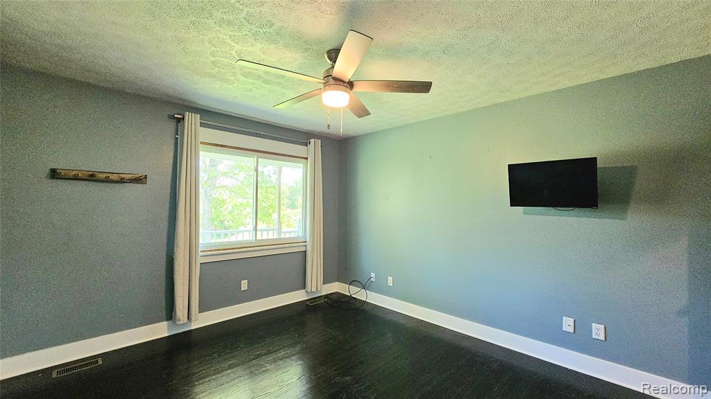 6790 Hinchey Road, Pinckney, MI 48169 — Photo 20