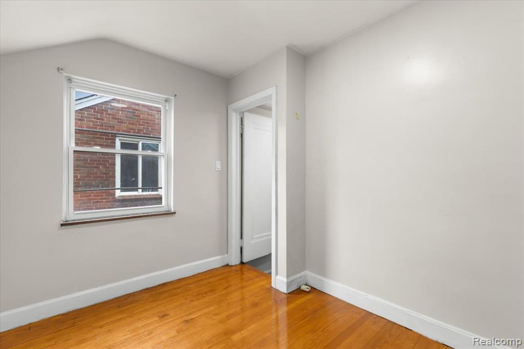 11110 Wayburn Street, Grosse Pointe, MI 48224 — Photo 17
