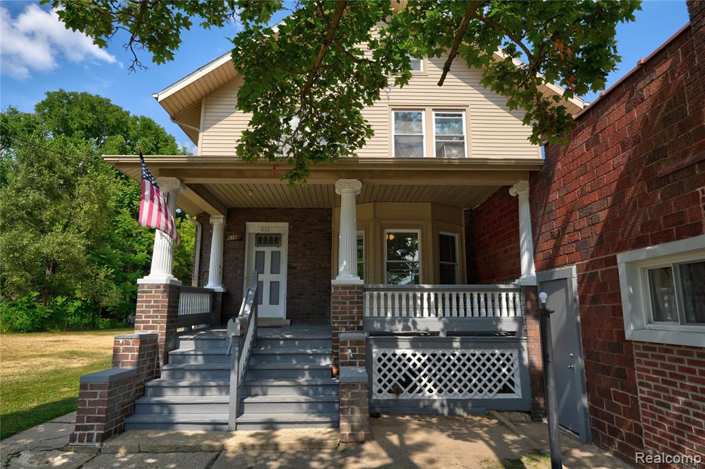 814 M L King Avenue, Flint, MI 48503