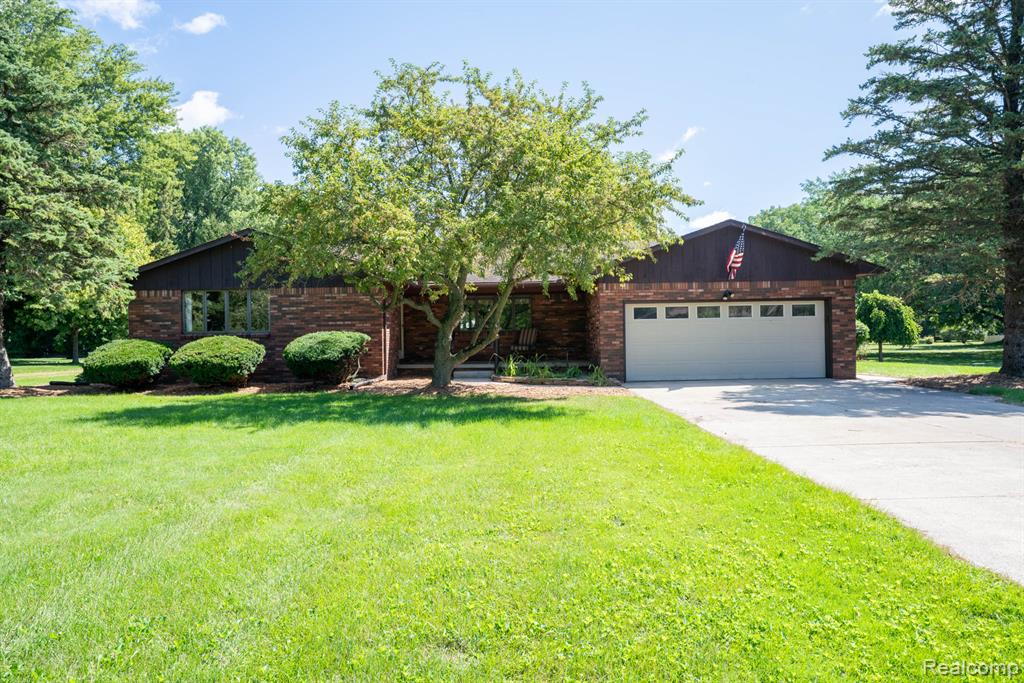 12900 Maxwell Road, Carleton, MI 48117