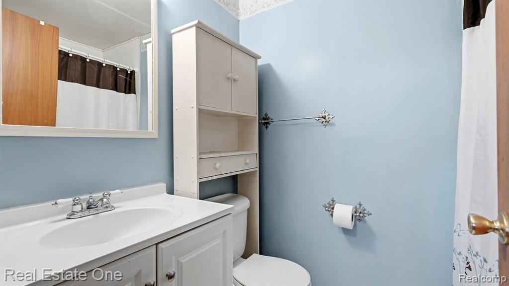 9384 Elaine Court, Taylor, MI 48180 — Photo 17
