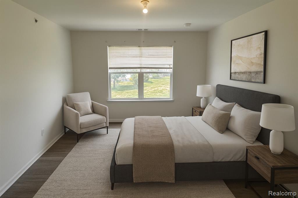 9563 LAKESIDE Drive, Ypsilanti, MI 48197 — Photo 4