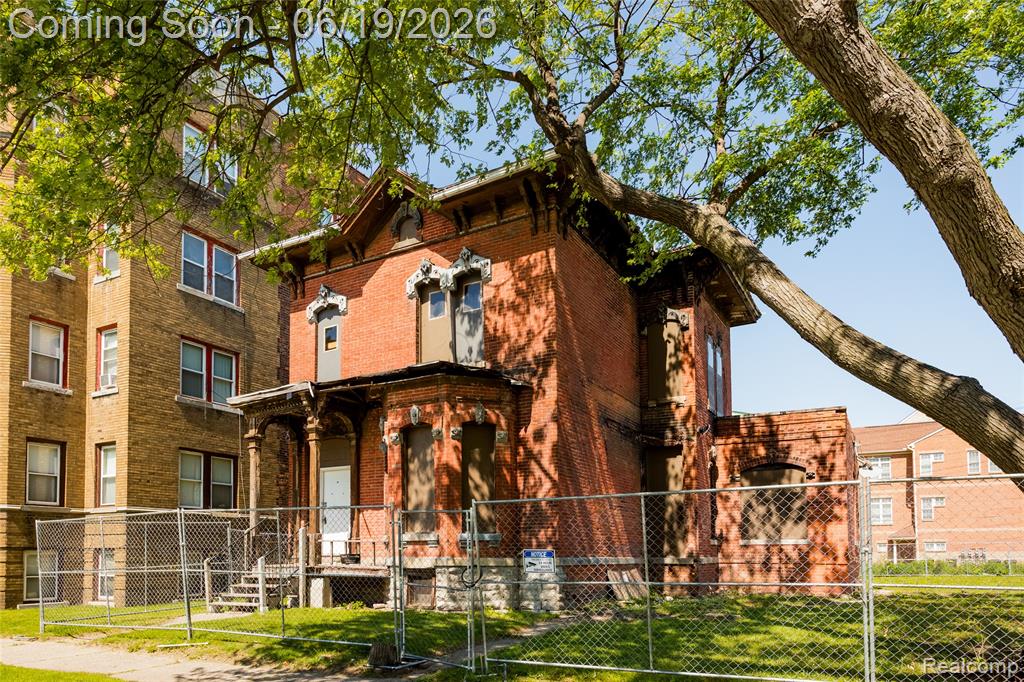 3644 Lincoln Street - Photo 2