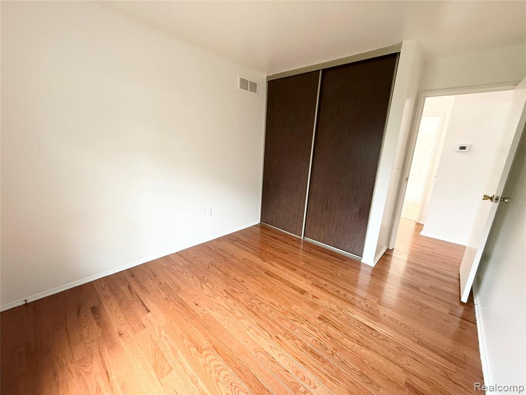39613 Village Wood Ln, Novi, MI — Photo 14