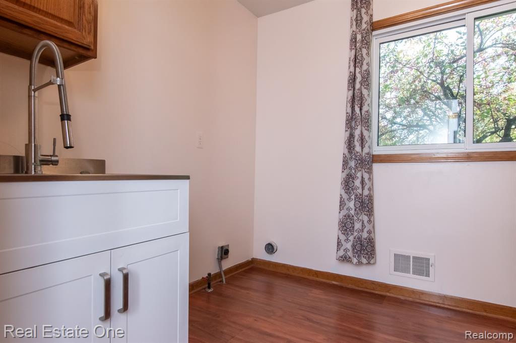 5201 CROWFOOT Drive, Troy, MI 48085 — Photo 30
