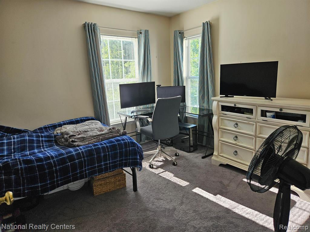 2860 S KNIGHTSBRIDGE Circle, Ann Arbor, MI 48105 — Photo 16