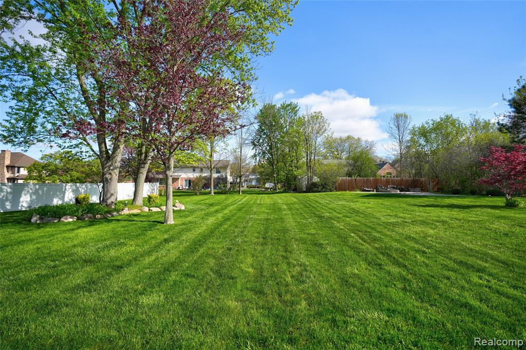 6338 Covered Wagons Trail, Flint, MI 48532 — Photo 14