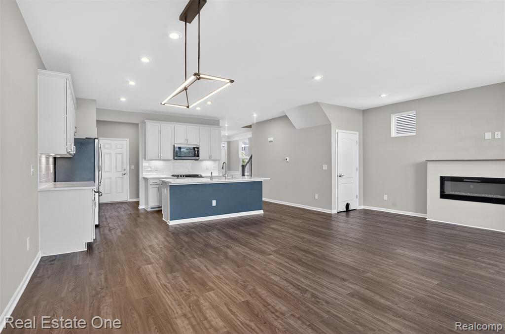 4799 Broomfield Way, Lake Orion, MI — Photo 10