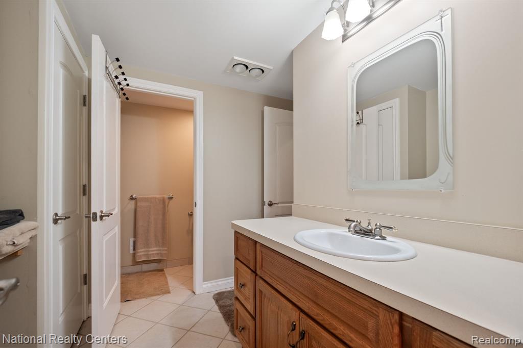 10180 Hadley Road, Clarkston, MI 48348 — Photo 37