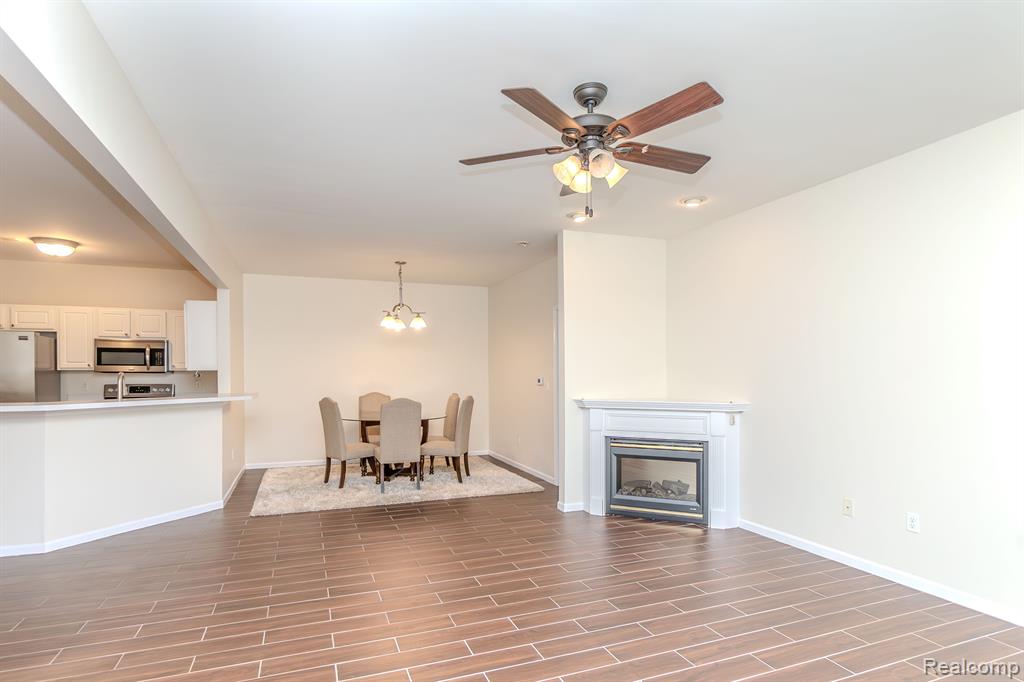 8106 CHESAPEAKE Circle, Walled Lake, MI 48390 — Photo 9