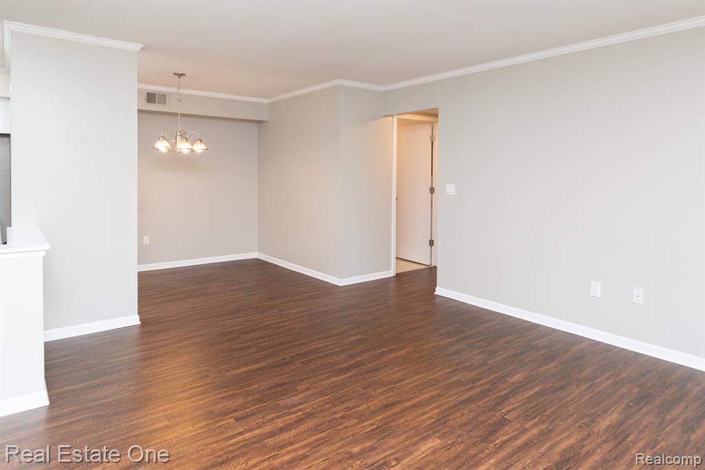 233 PINEWOOD Circle, Plymouth, MI 48170 — Photo 7