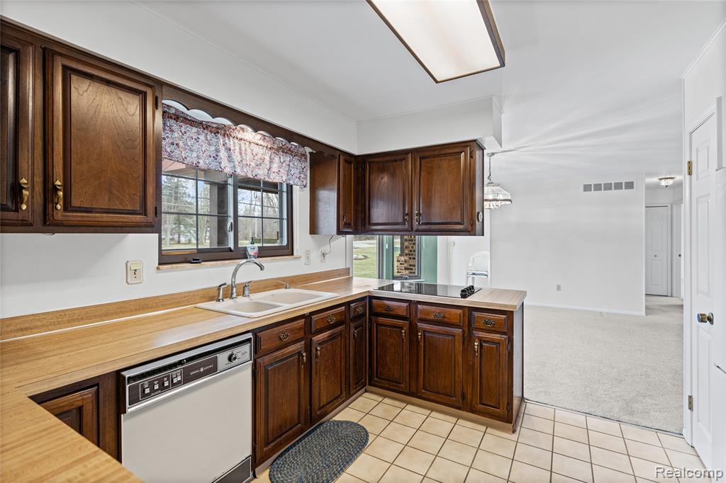9080 E Lippincott Boulevard, Davison, MI 48423 — Photo 12