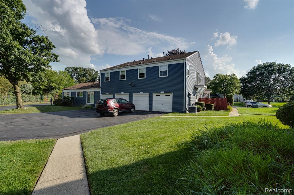 23404 N Rockledge, Novi, MI — Photo 24