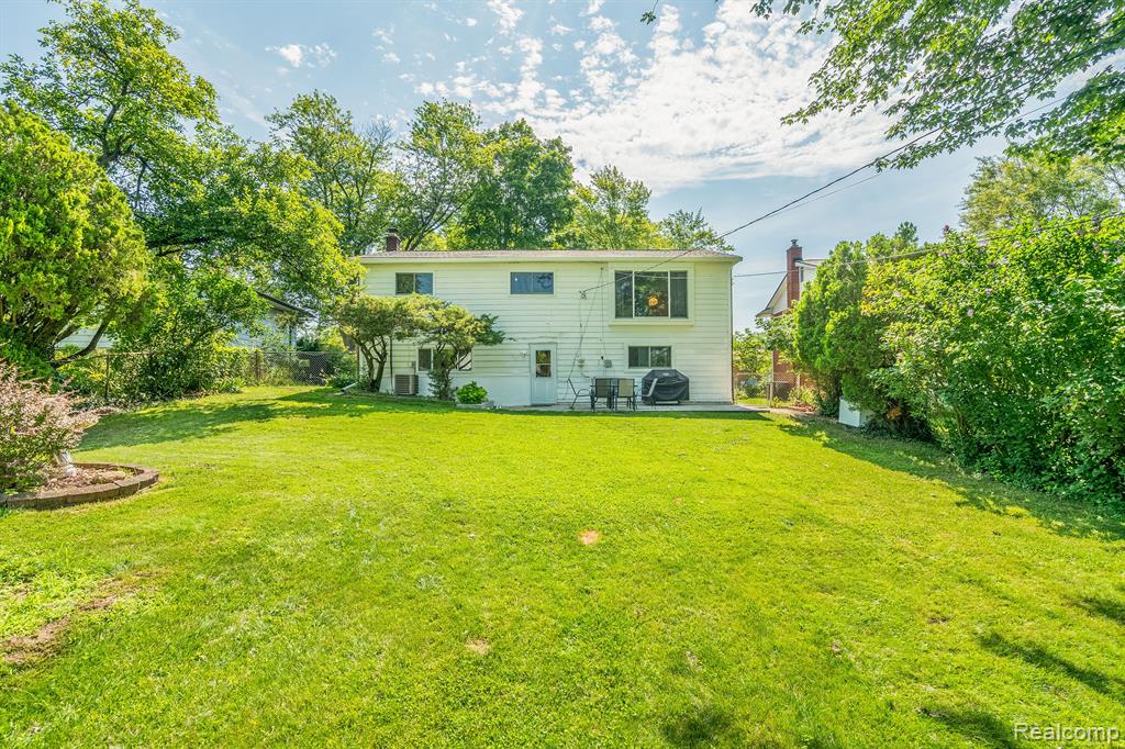 1164 BORGSTROM Avenue, Ypsilanti, MI 48198 — Photo 27