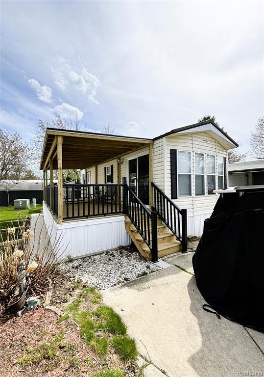 7166 Ben Franklin Drive, Lexington, MI 48450 — Photo 2