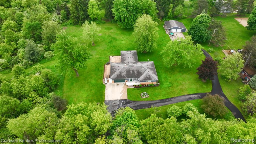 60 E Oakwood Road, Oxford, MI 48371 — Photo 23
