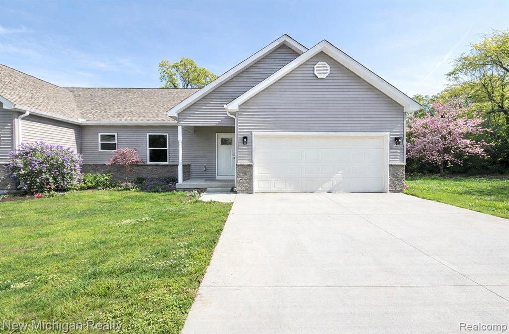 7056 Cambridge Drive, Flushing, MI 48433 — front exterior