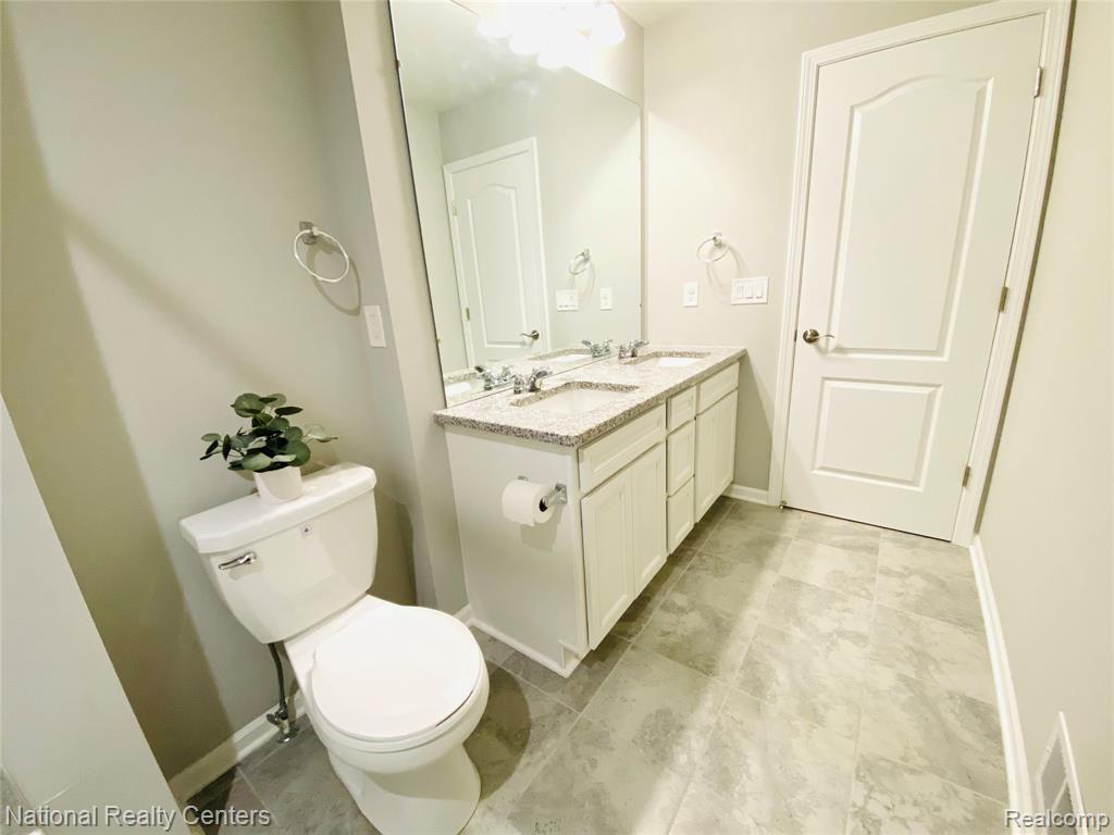 2835 Dillon Drive, Ann Arbor, MI 48105 — Photo 25