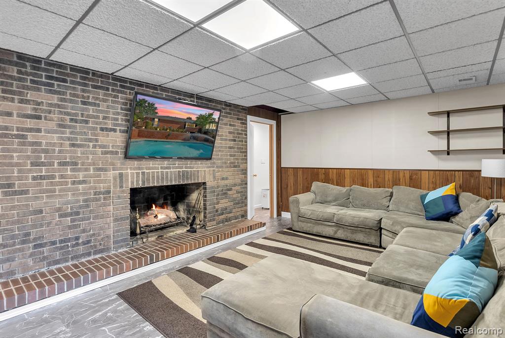 1853 W Bend Drive, Bloomfield, MI 48302 — Photo 10