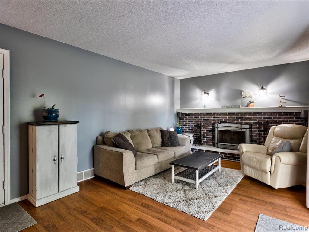 311 Collard Drive, Marysville, MI 48040 — Photo 17