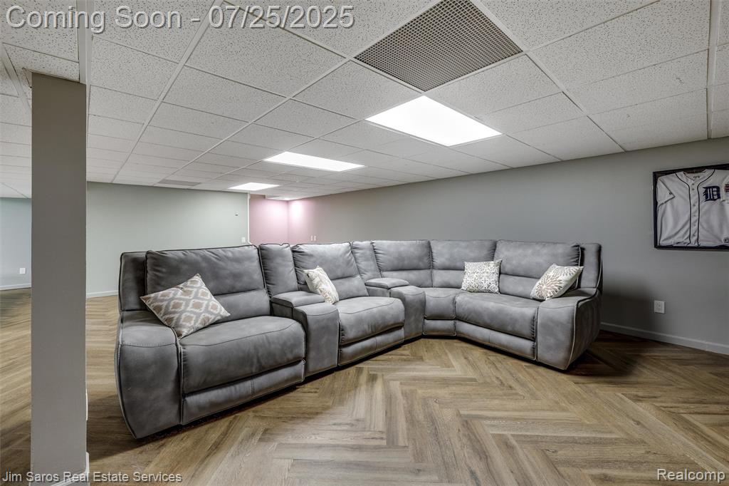 753 Perrien Place, Grosse Pointe Woods, MI 48236 — Photo 23