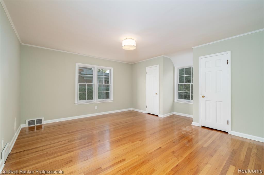 499 Sunningdale Drive, Grosse Pointe Woods, MI 48236 — Photo 12
