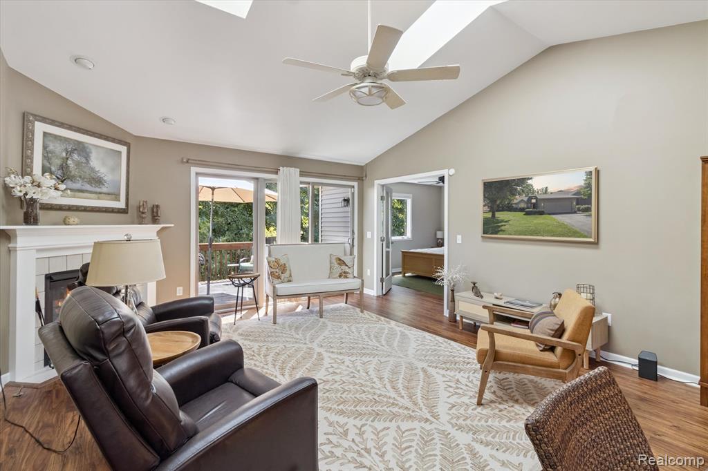 935 Mildred J Court, Brighton, MI 48116 — Photo 8