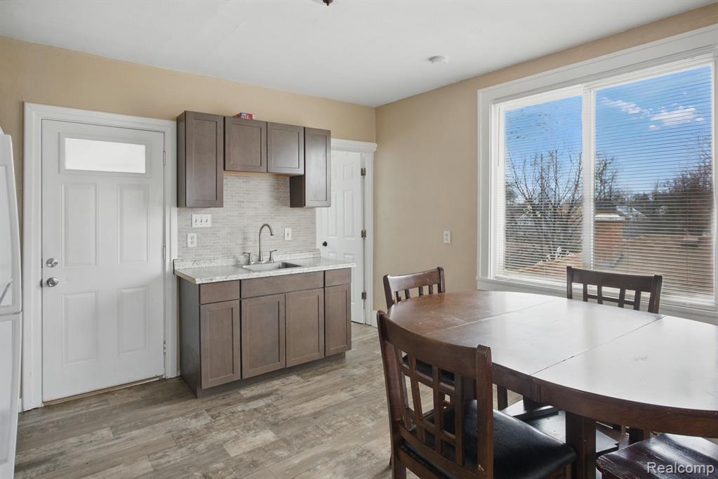 880 WHITE Avenue, Lincoln Park, MI 48146 — Photo 22