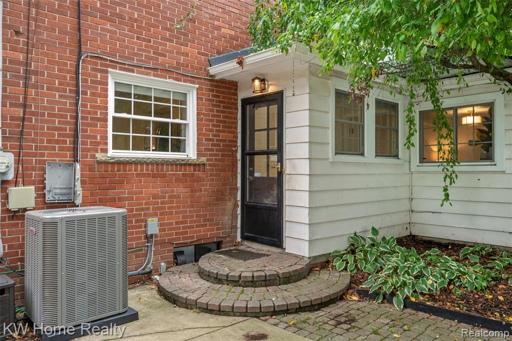 595 Kimberly Street, Birmingham, MI 48009 — Photo 51