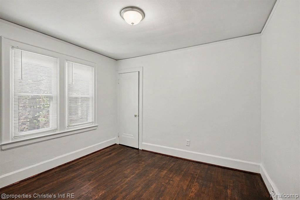 5984 Kensington Avenue, Detroit, MI 48224 — Photo 9