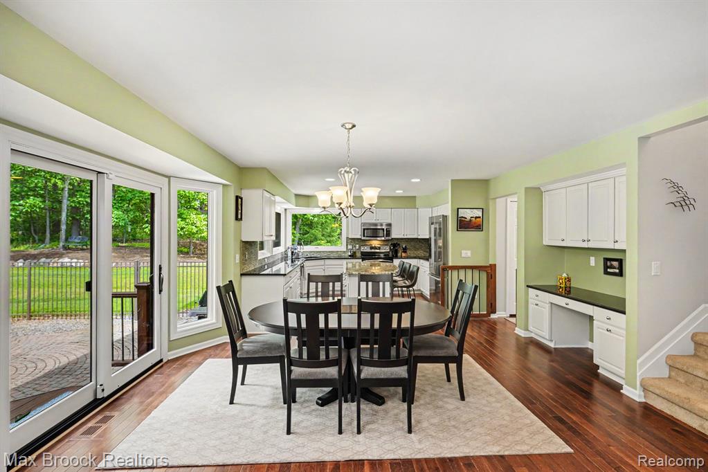 1300 Oak Hollow Drive, Milford, MI 48380 — Photo 10