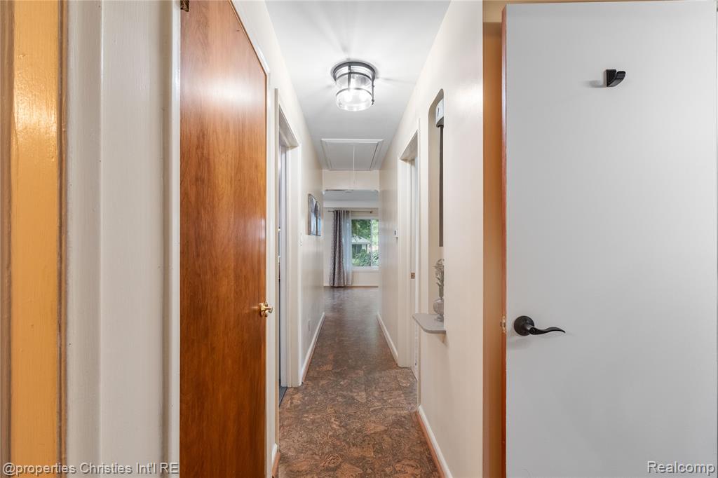5661 Hubbell Street, Dearborn Heights, MI 48127 — Photo 21