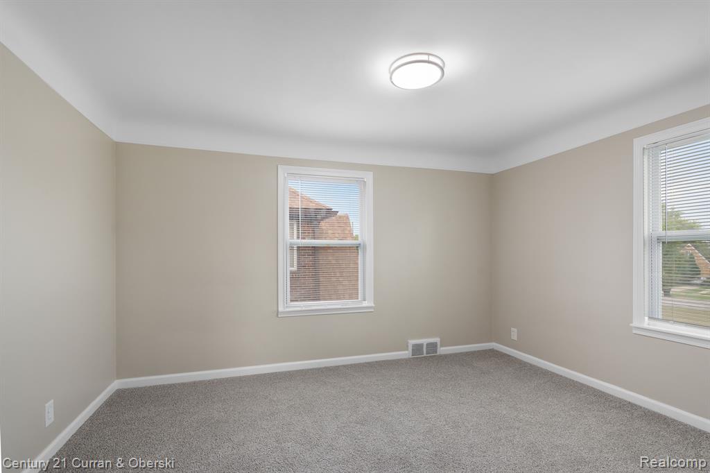 8771 E OUTER Drive, Detroit, MI 48213 — Photo 22