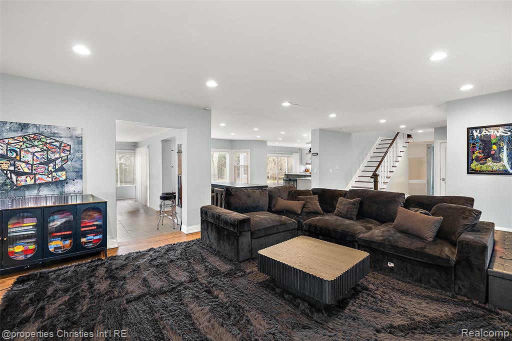 61 Lochmoor Boulevard, Grosse Pointe Shores, MI 48236 — Photo 10