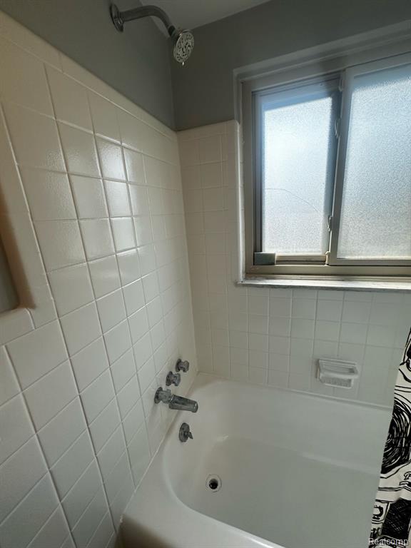 868 N ADAMS Road, Birmingham, MI 48009 — Photo 16