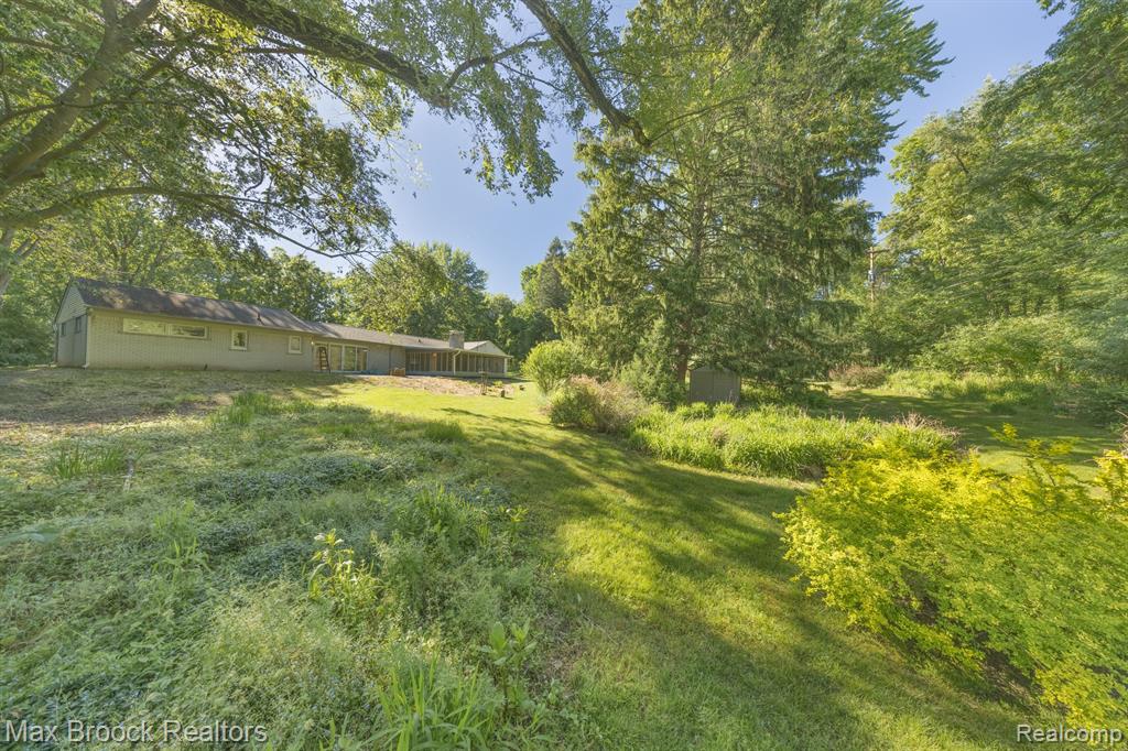 6041 EASTMOOR Road, Bloomfield Hills, MI 48301 — Photo 34