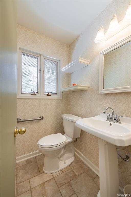 8366 Glengarry Road, Grosse Ile, MI 48138 — Photo 34