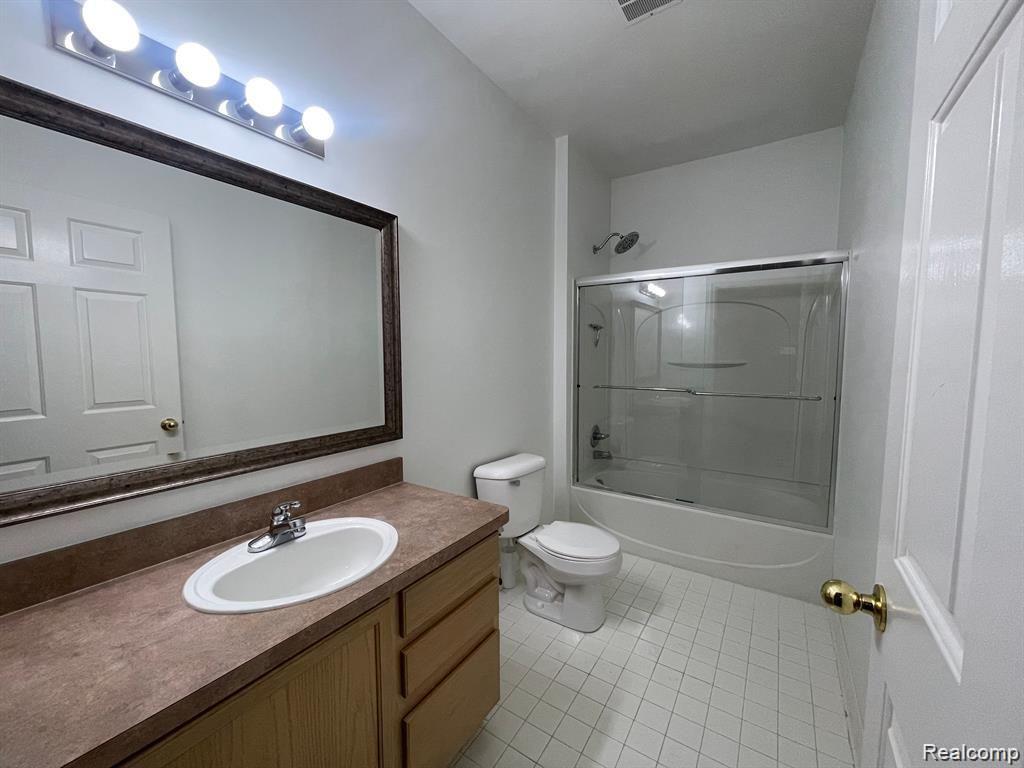 43270 PENDLETON Circle, Sterling Heights, MI 48313 — Photo 22
