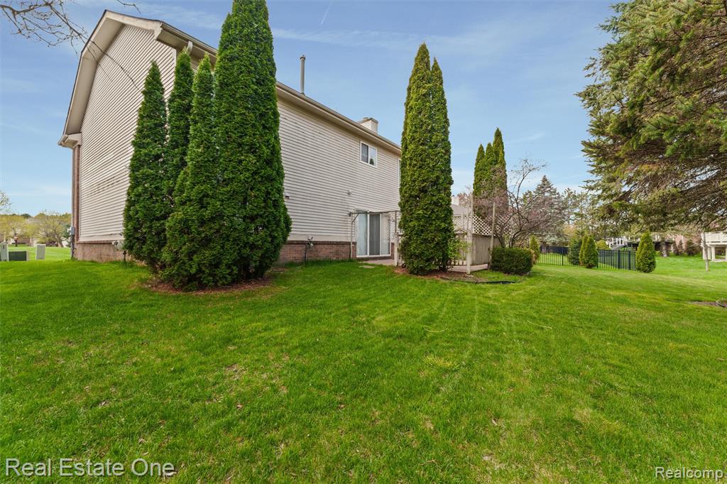 4721 Carrington Drive, Rochester, MI 48306 — Photo 36