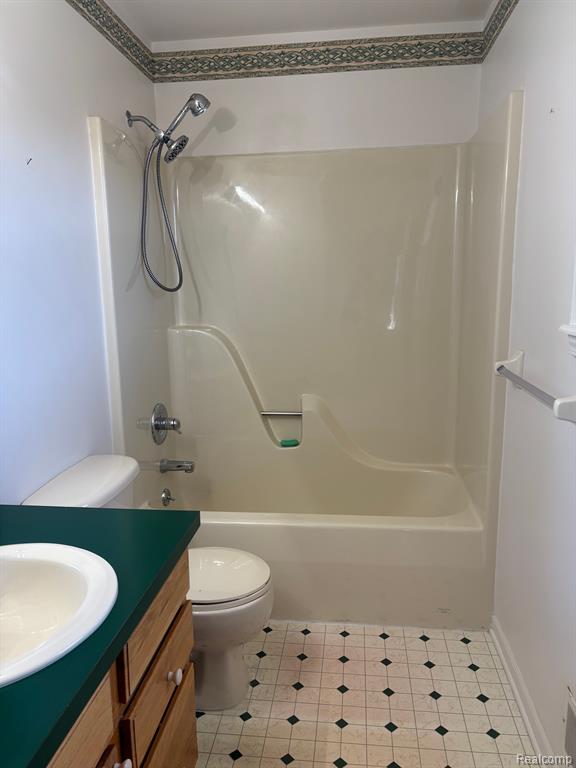 7351 Cross Creek Drive, Swartz Creek, MI 48473 — Photo 20